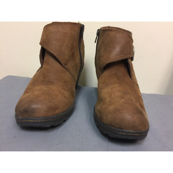 BOC Born Brown Leather Ankle heel Booties Buckle Women's size 38.5/7.5 - Picture 3 of 12